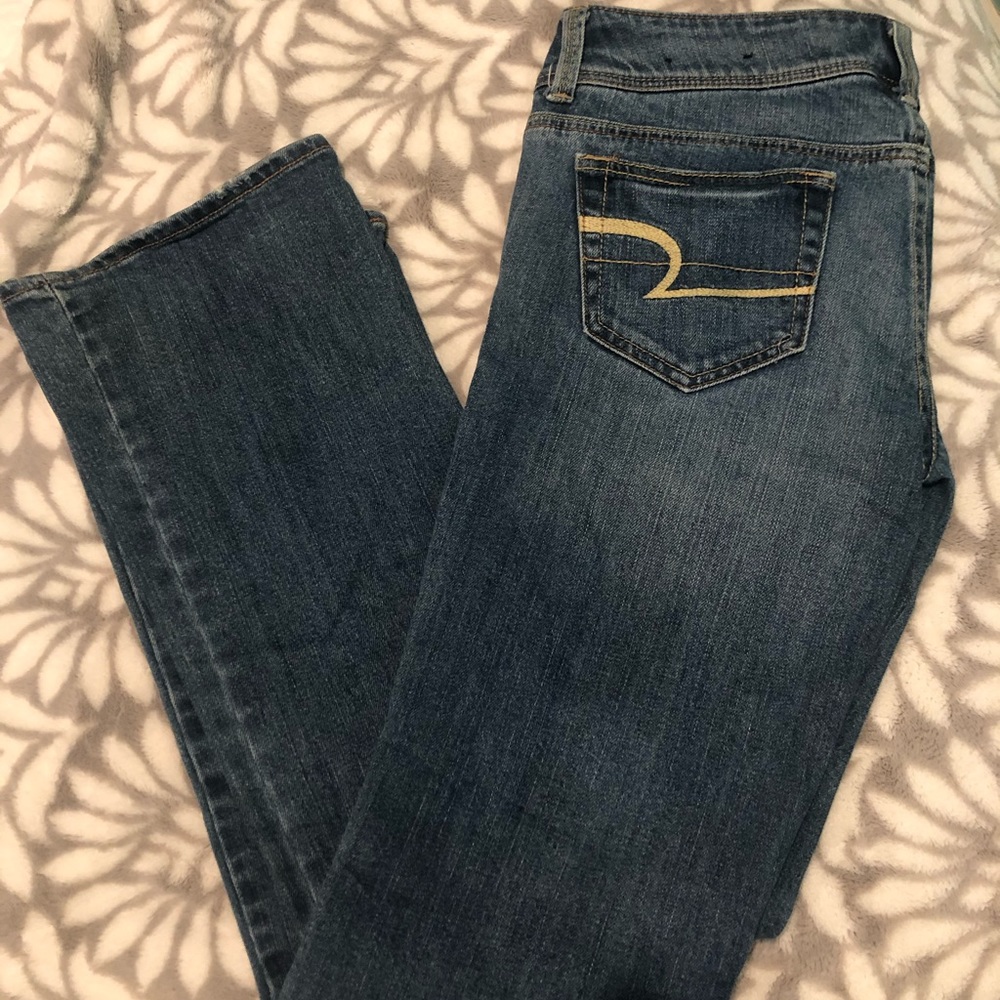 *AMERICAN EAGLE JEANS